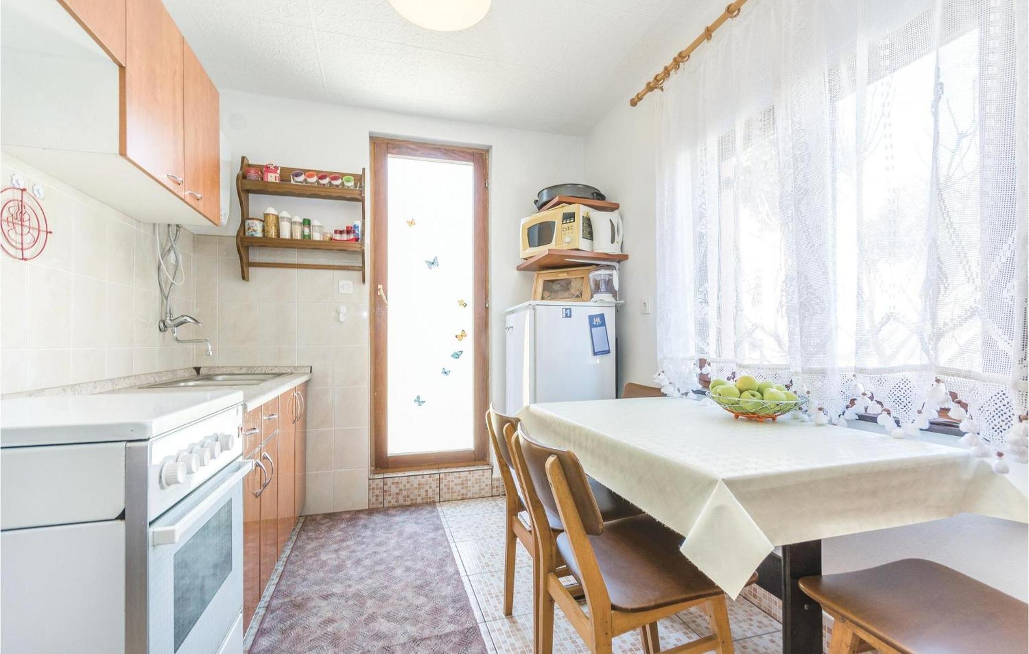 Amazing Apartment In Pavicini With Kitchen Zewnętrze zdjęcie